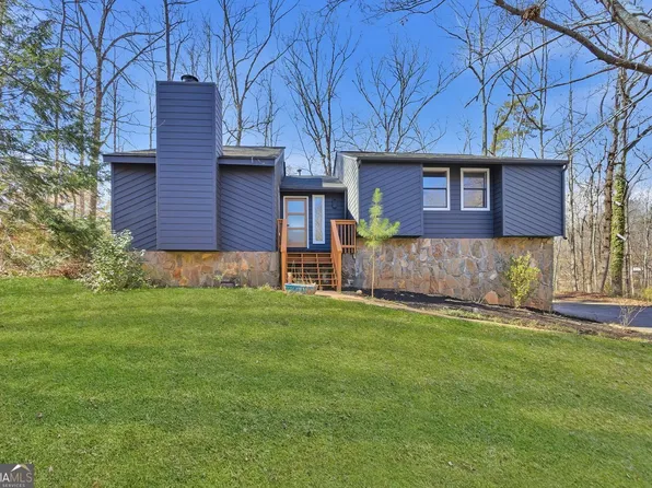 8991 Laurel Dr, Douglasville, GA 30135