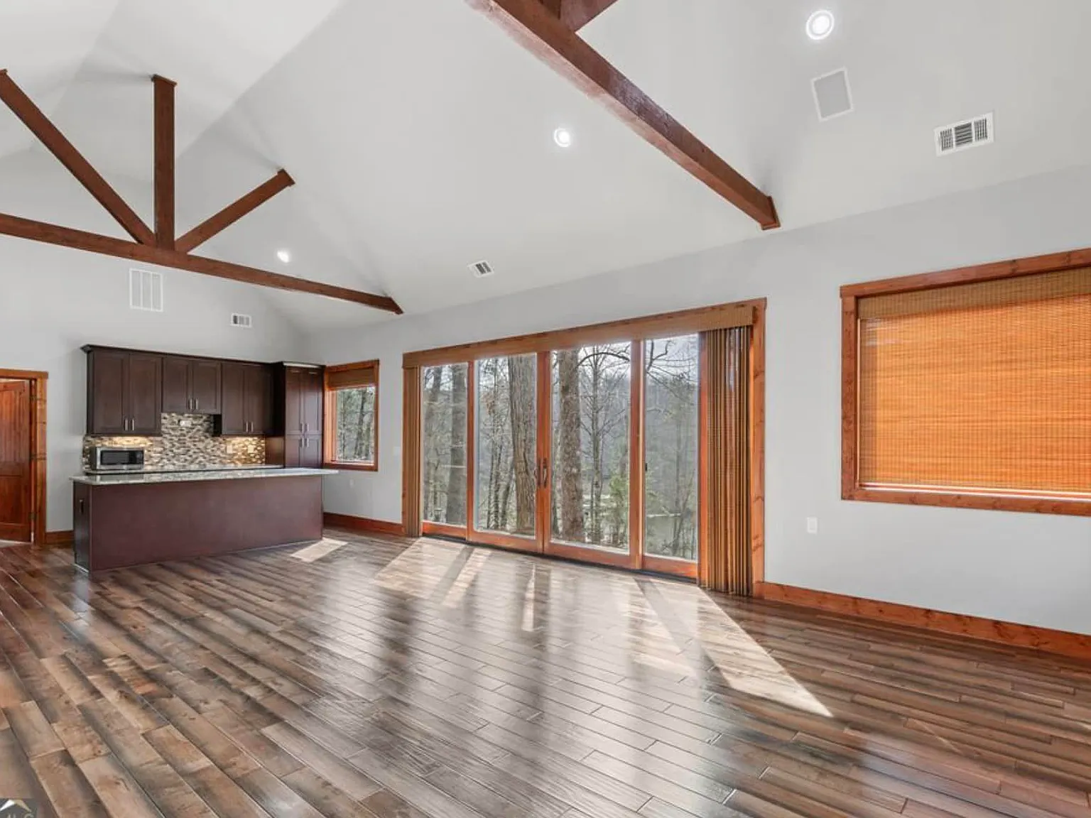 2 bed, 1000 sqft, $3,500 — Photo 3