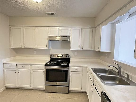 5th image of 4247 Hickory Grove Dr
