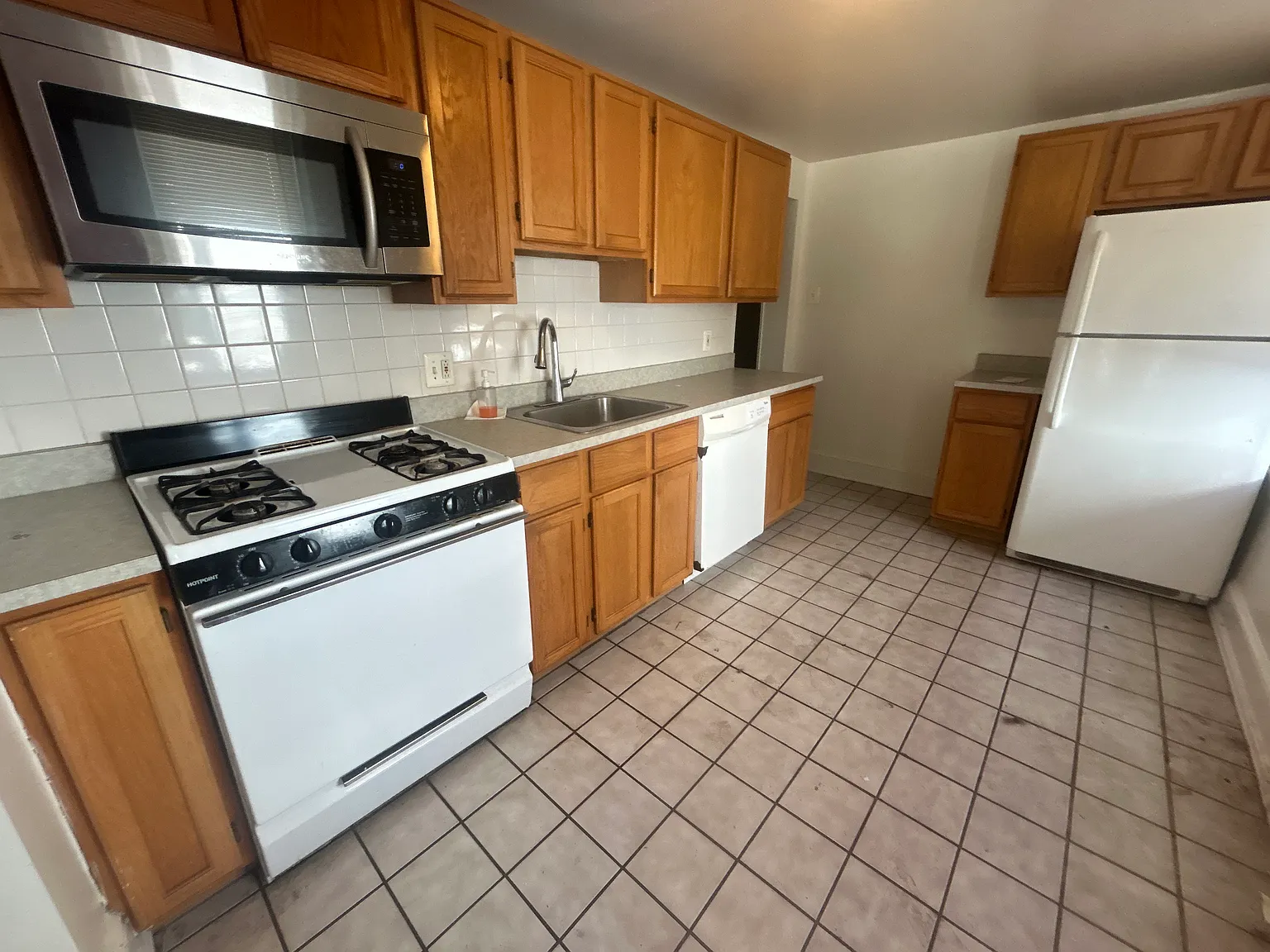 2 bed, $1,390 — Photo 2