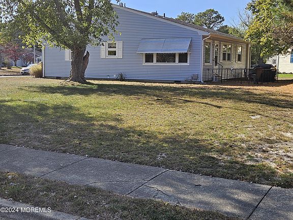 4th image of 102 Hatfield Court