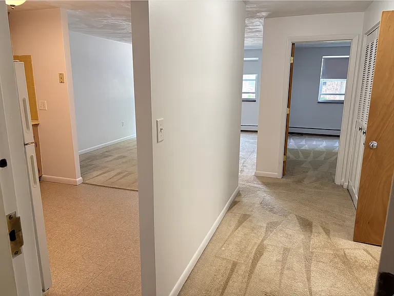 Lexington St Apartments — Photo 45