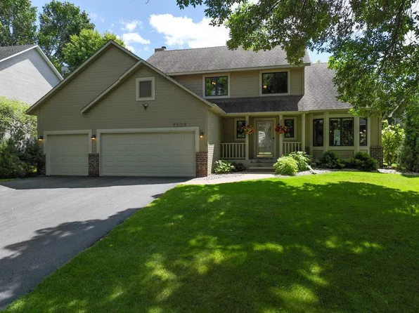 7307 Sunshine Dr, Eden Prairie, MN 55346