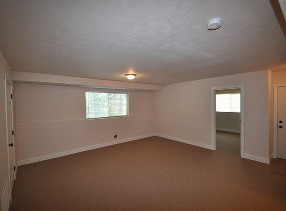 5th image of 942 E Nora Ave Unit B