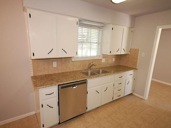 5th image of 1000 N Wall St #1020