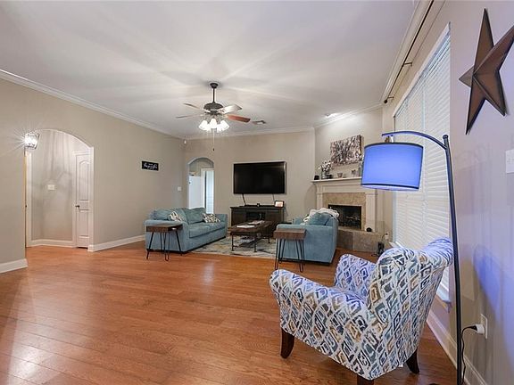 3rd image of 179 Beau Arbre Ct