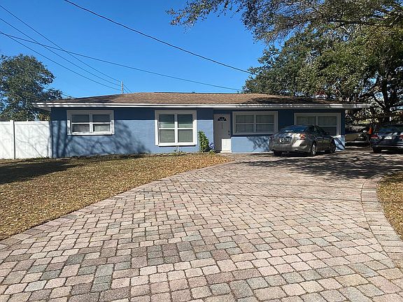 4th image of 155 55th Ave NE