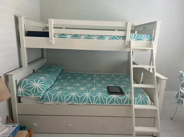 208 Peppermint Ln APT 2, Naples, FL 34112