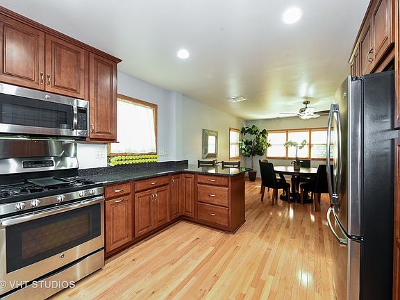 5th image of 5931 W Warwick Ave
