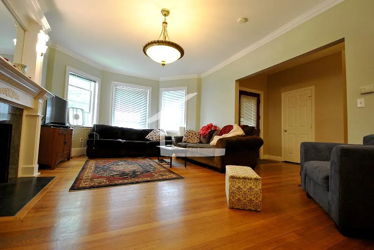 Building Photo - 39 Addington Rd #22