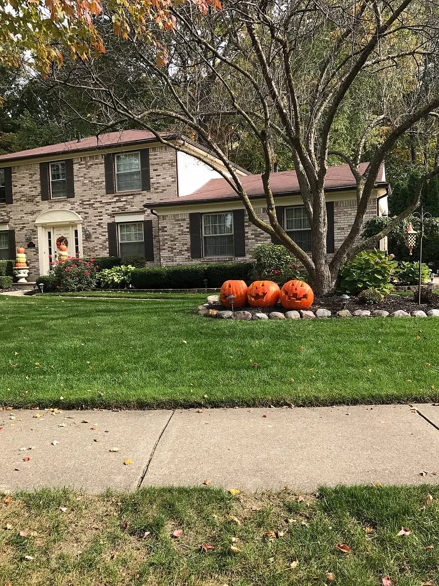 14728 Riverside St photo 1