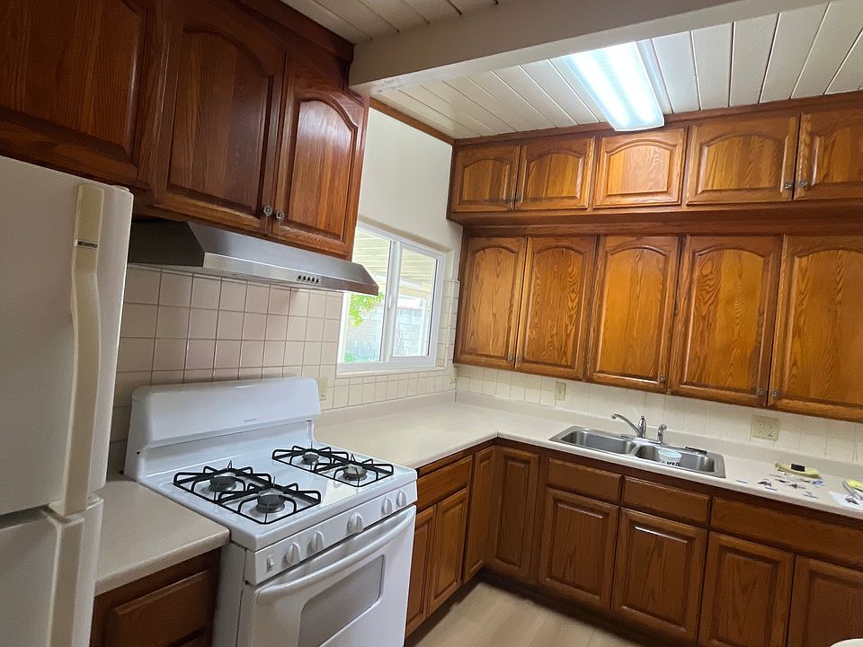 1st image of 8039 Cantaloupe Ave