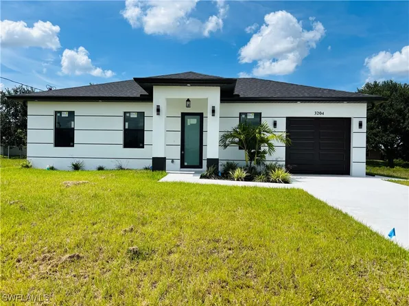 3204 20th St SW, Lehigh Acres, FL 33976