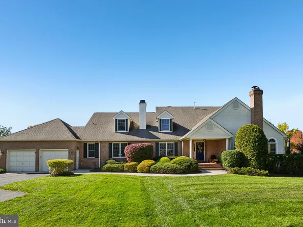 437 Windrow Clusters Dr, Moorestown, NJ 08057