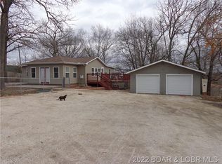 105 1st St, Laurie, MO 65037