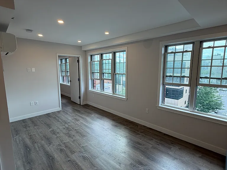 30-67 31st St #5F — Photo 2