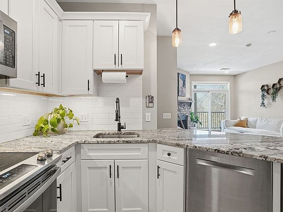 3rd image of 55 Bradford Commons Ln #55