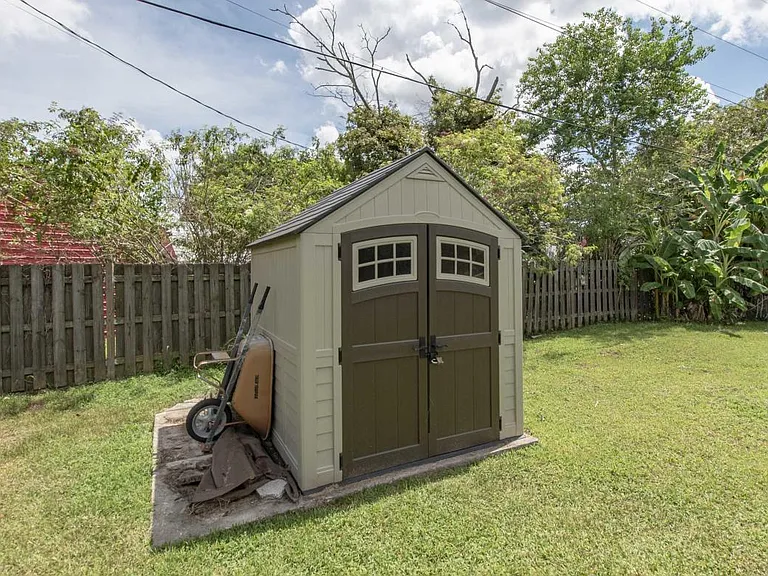 210 N William Dr — Photo 24