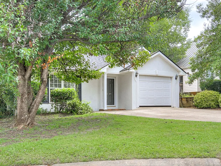 2709 Brickrun Pl — Photo 3