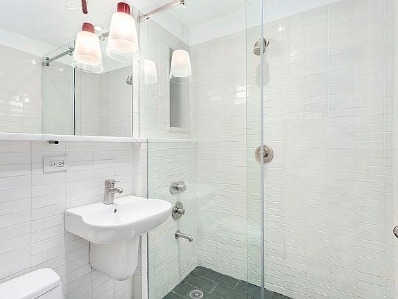 5th image of 521 E 88th St APT 2B