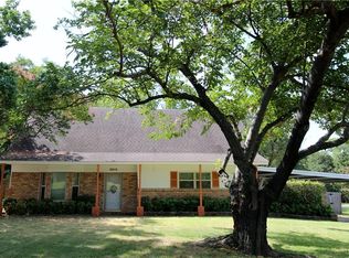 2213 Ingleside Dr, Grand Prairie, TX 75050