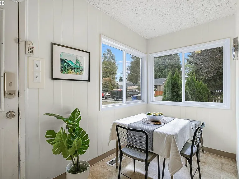6025 NE Simpson St — Photo 11