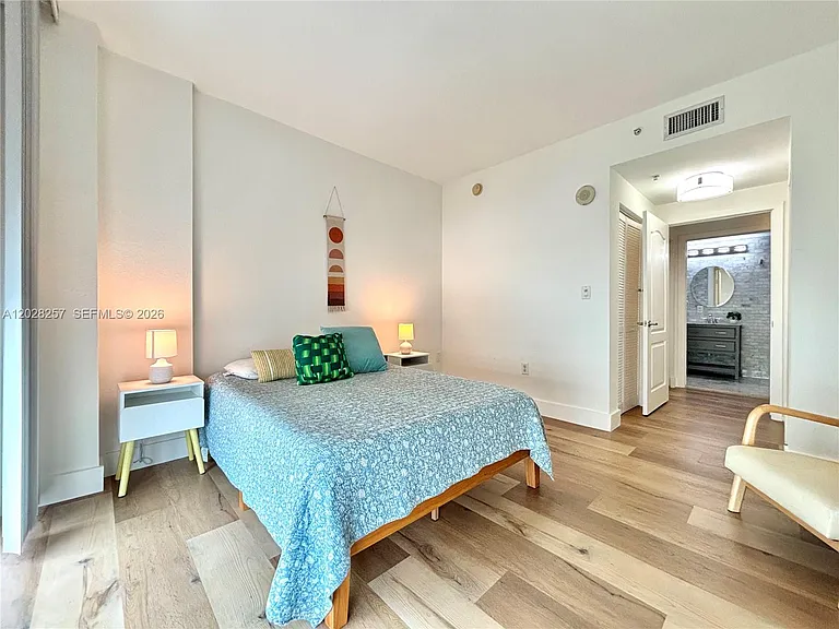 500 NE 29th St #601 — Photo 12