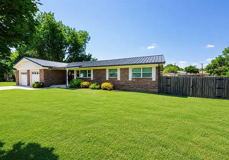 1st image of 2 Shannon Dr