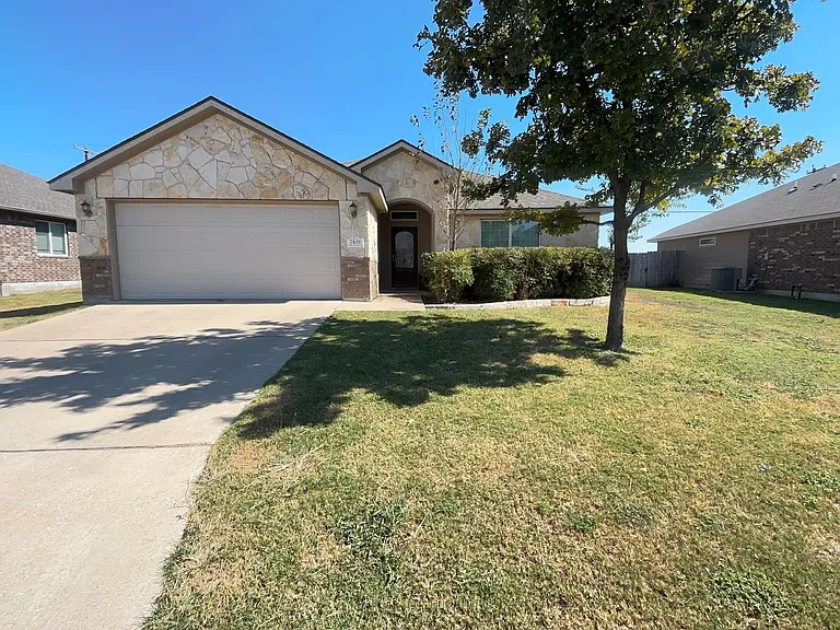 7431 Amber Meadow Loop — Photo 1