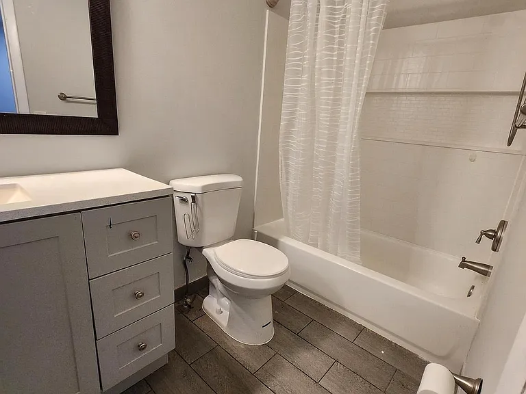 114 Brent Ct — Photo 16