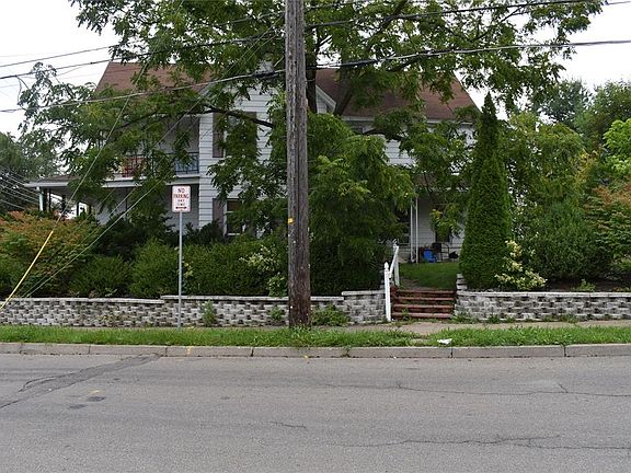4th image of 1140 Vestal Ave