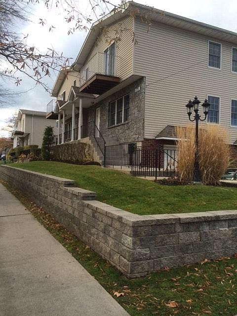 1st image of 175 Manorhaven Blvd #7