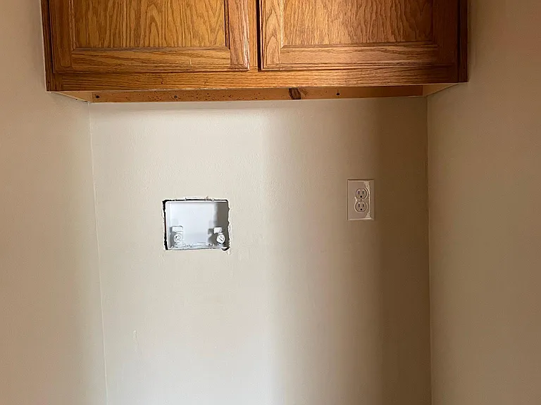 640 Redstone Ave — Photo 17