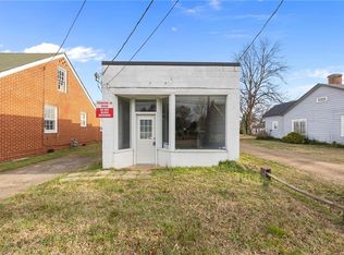 215 Burlington Ave, Gibsonville, NC 27249
