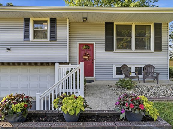 3rd image of 503 Greenwood Drive Ext