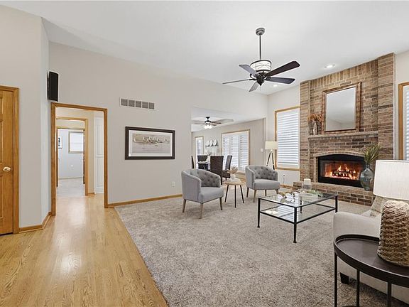 5th image of 3323 S Prescott Ave