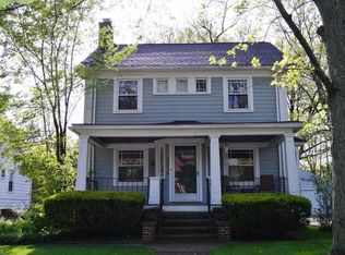 2636 Canterbury Rd, Cleveland, OH 44118