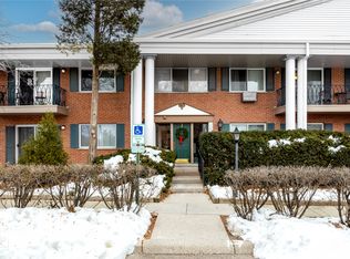 602 E Algonquin Rd UNIT 207, Arlington Heights, IL 60005