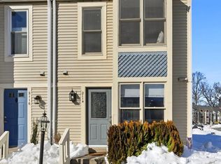 2114 Whisperwood Glen Ln, Reston, VA 20191