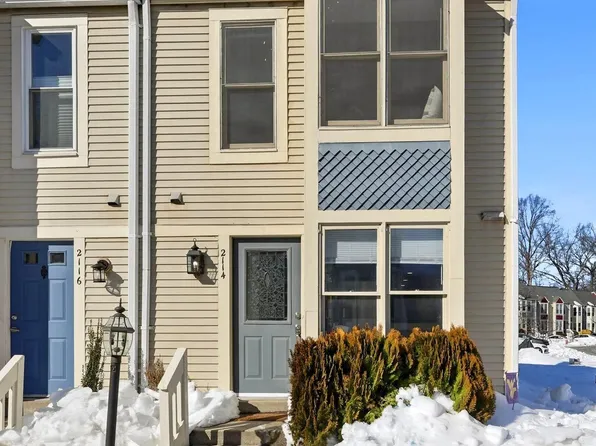 2114 Whisperwood Glen Ln, Reston, VA 20191