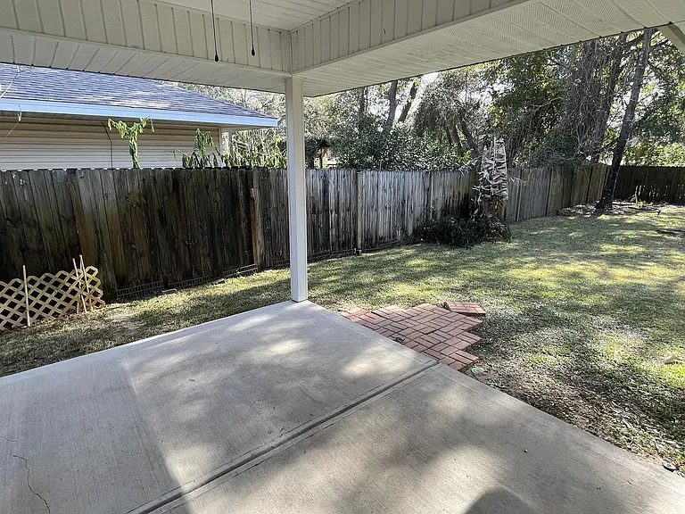 808 Pine Alley St — Photo 7