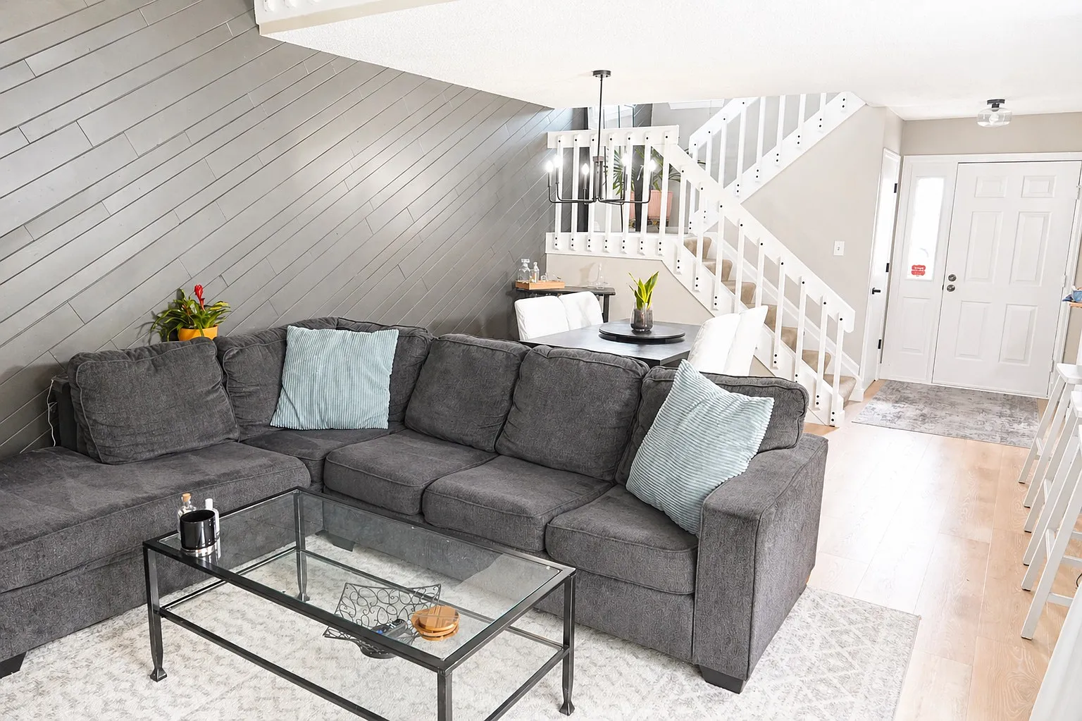 2 bed, 2.5 bath, 1976 sqft, $2,500 — Photo 4