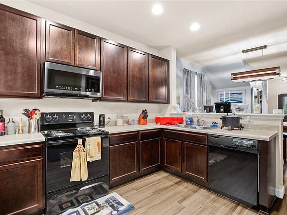 4th image of 9513 Southwick Dr