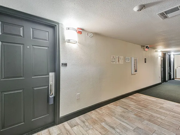 1025 Swanson St — Photo 108
