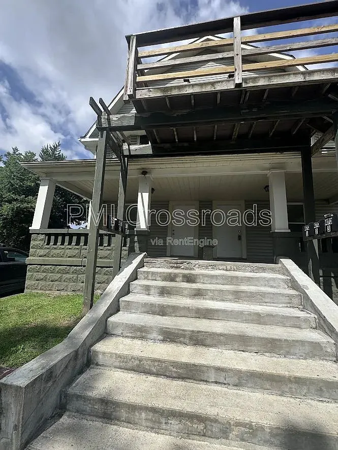 1 bed, 1.0 bath, 561 sqft, $930 — Photo 1