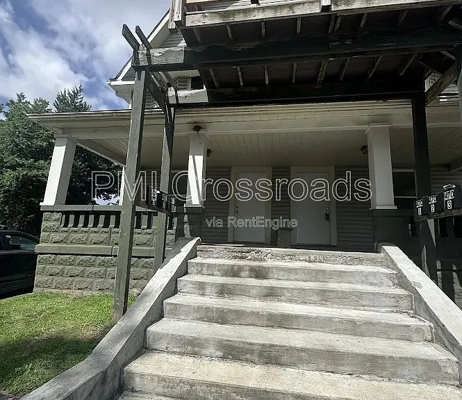 472 Sumner St #1 — Photo 1