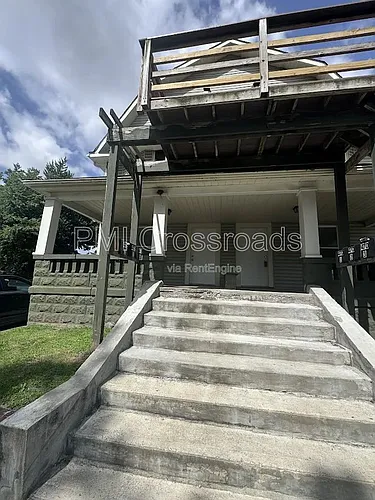 472 Sumner St Photo 1