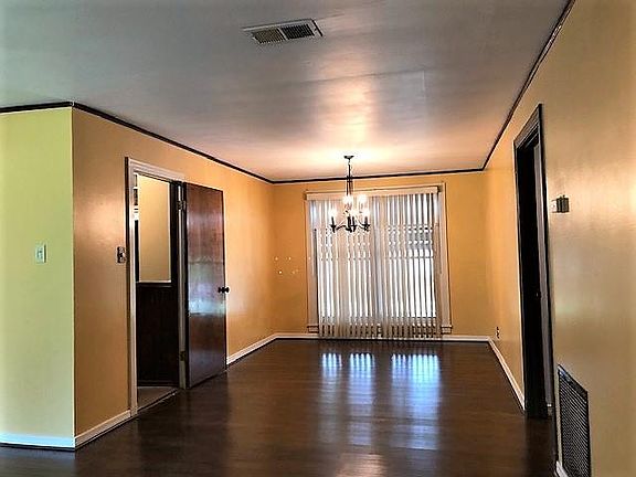 4th image of 809 Edgewood Dr