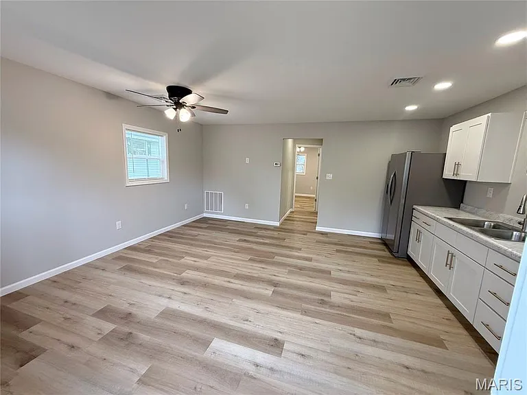 604 N Henderson St — Photo 2