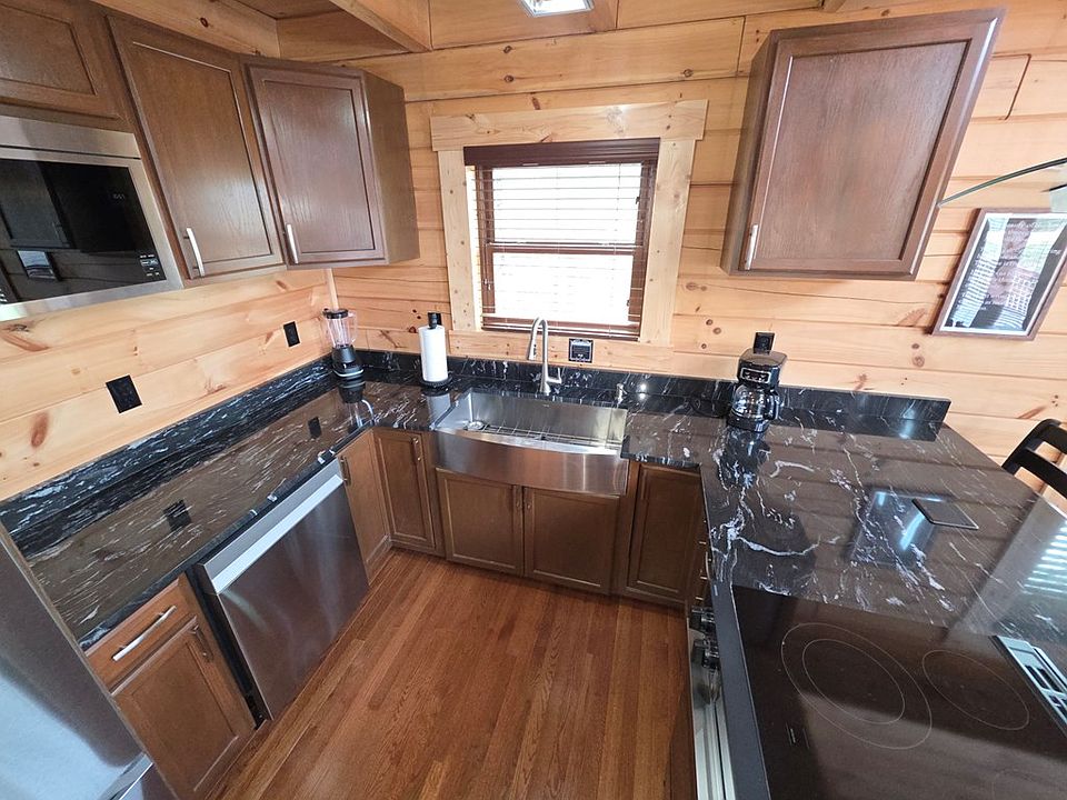 7th image of this home